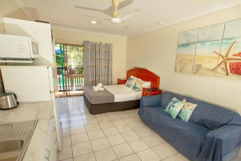 Tropical Palms Resort & 4WD Hire - Darwin Holiday 0