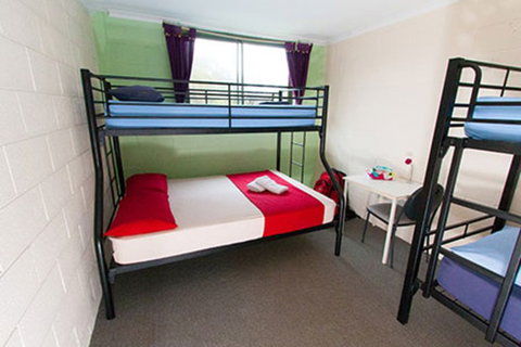Stradbroke Island YHA - Darwin Holiday 8