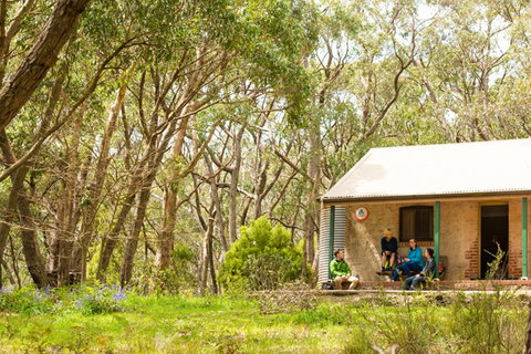 Mt Lofty YHA - Darwin Holiday 0