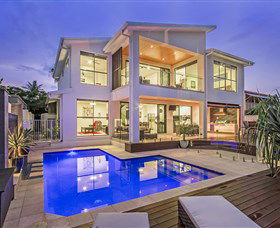 Pasadena Point At Vogue Holiday Homes - Darwin Holiday 0