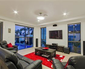 Pasadena Point At Vogue Holiday Homes - Darwin Holiday 3