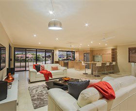 Serenity Shores At Vogue Holiday Homes - Darwin Holiday 2