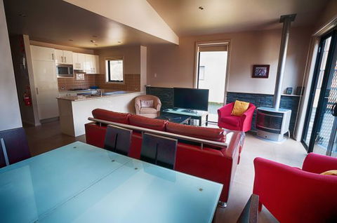 Oberdere Three - Darwin Holiday 40