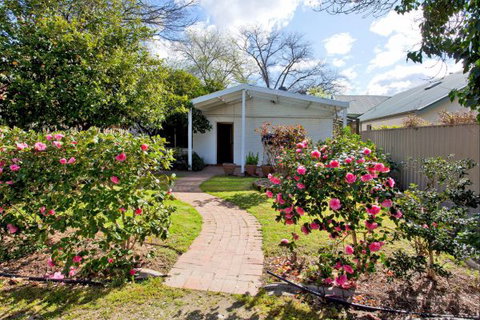 Relax On Regina - Darwin Holiday 10