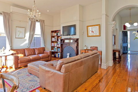 Elegance On Englehardt - Darwin Holiday 6