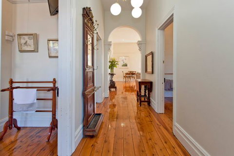 Elegance On Englehardt - Darwin Holiday 7