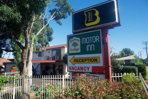 Forest Lodge Motor Inn And Restaurant - Darwin Holiday 1