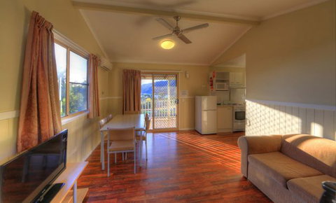 Inland Waters Holiday Parks Lake Glenbawn - Darwin Holiday 9