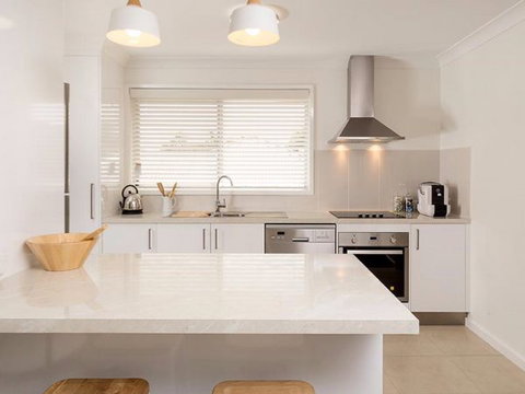 Relax On Regina - Darwin Holiday 23