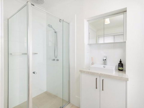 Relax On Regina - Darwin Holiday 25