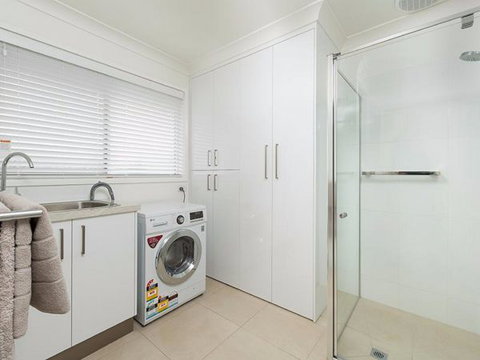 Relax On Regina - Darwin Holiday 26