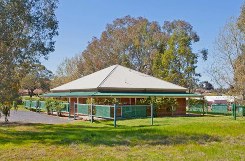 Relax On Regina - Darwin Holiday 29