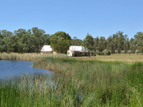 Madigan Wine Country Cottages - Darwin Holiday 0