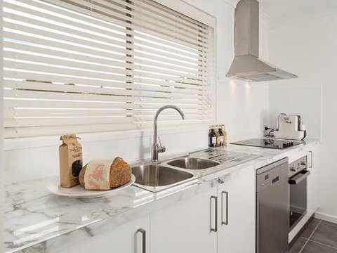 Relax On Regina - Darwin Holiday 15