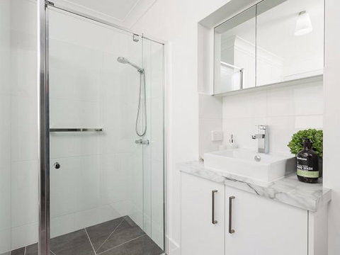 Relax On Regina - Darwin Holiday 16