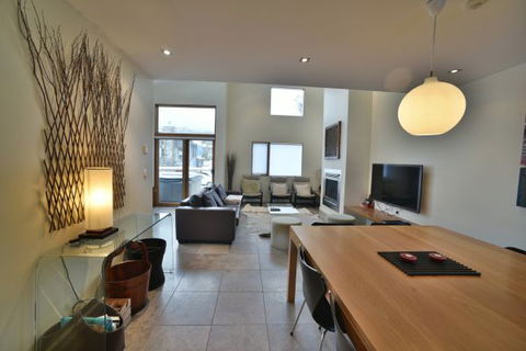 Oberdere Three - Darwin Holiday 45