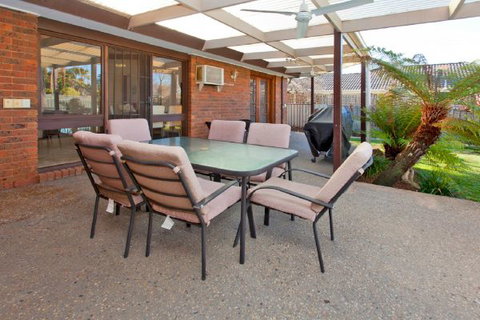 Relax On Regina - Darwin Holiday 73