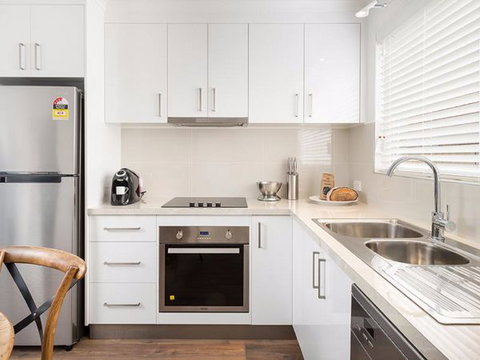 Relax On Regina - Darwin Holiday 38