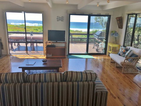 Surfside On Mollymook Beach - Darwin Holiday 5