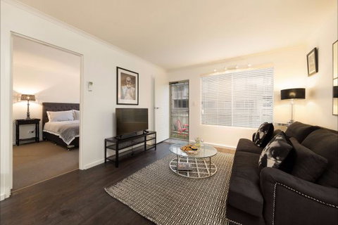 Relax On Regina - Darwin Holiday 42