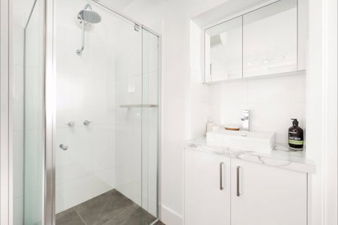 Relax On Regina - Darwin Holiday 46