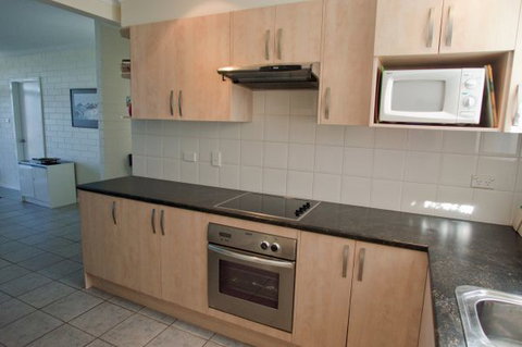 The Dolphins 1 - Darwin Holiday 6