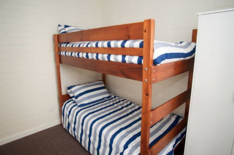 The Dolphins 1 - Darwin Holiday 8