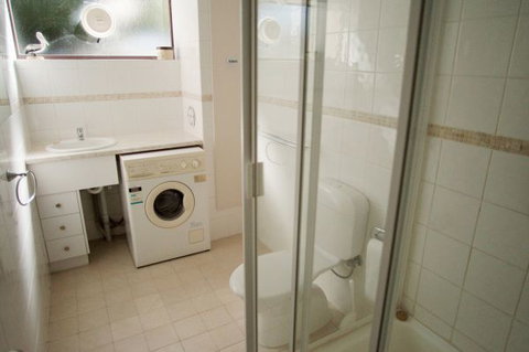 The Dolphins 1 - Darwin Holiday 9