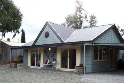 Auburn Pavilions - Darwin Holiday 1