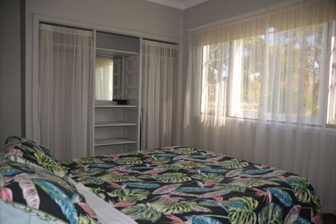 Sandy Lake Farm Stay Accommodation Gingin WA - Darwin Holiday 6