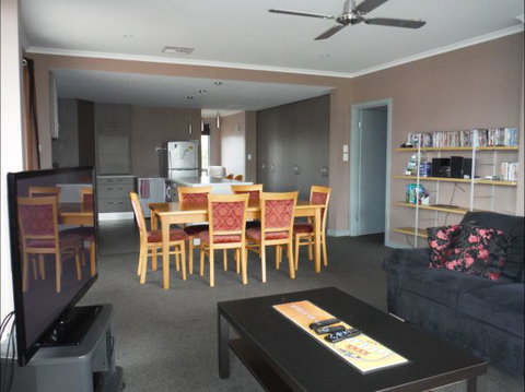 Storm Haven - Darwin Holiday 1