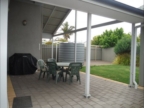 Storm Haven - Darwin Holiday 3