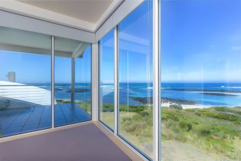 Mr - Darwin Holiday 2