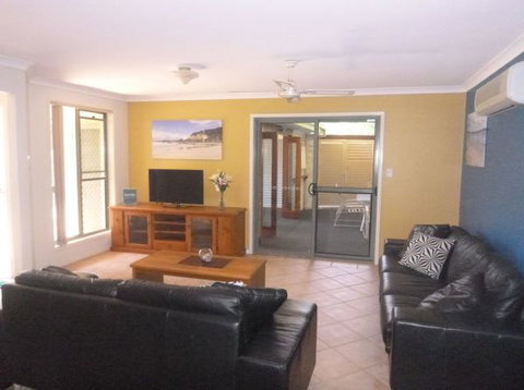 Beachside Way Dog Friendly Holiday House - Darwin Holiday 2