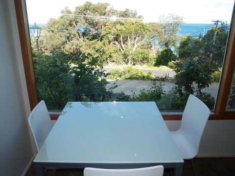 Beach Views Lorne - Darwin Holiday 3