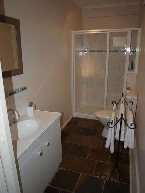 Beach Views Lorne - Darwin Holiday 5