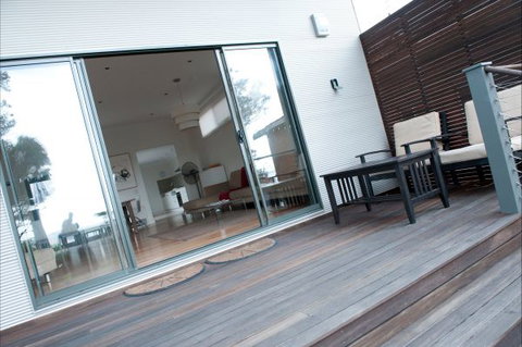 Seaglass - Darwin Holiday 13