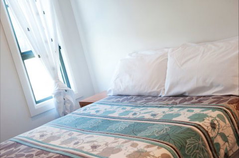 Seaglass - Darwin Holiday 14