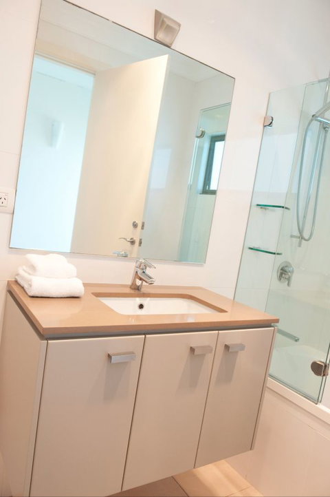 Seaglass - Darwin Holiday 16