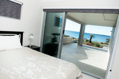 Seaglass - Darwin Holiday 30