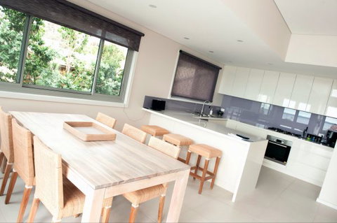 Seaglass - Darwin Holiday 33