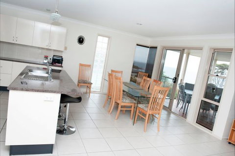 Seaglass - Darwin Holiday 17