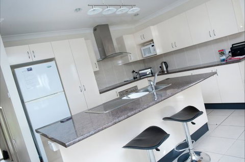 Seaglass - Darwin Holiday 19