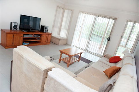 Seaglass - Darwin Holiday 20