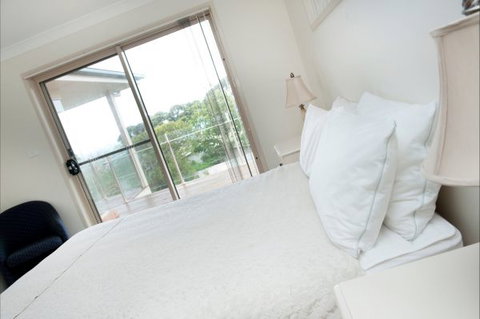 Seaglass - Darwin Holiday 23