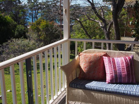 Seaglass - Darwin Holiday 0