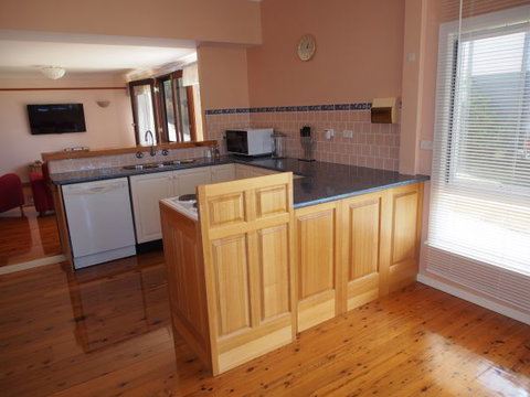 Seaglass - Darwin Holiday 4