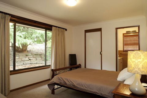 The Jungle Lodge, Blue Mountains Botanic Gardens - Darwin Holiday 3