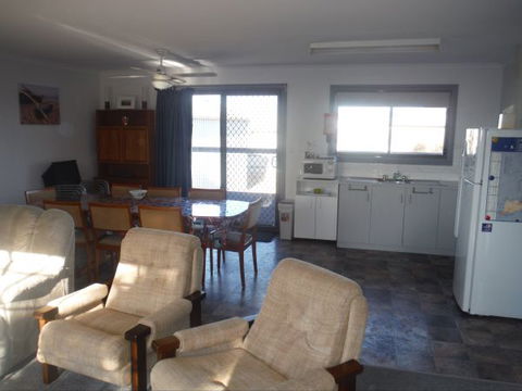 Decked Out - Darwin Holiday 3