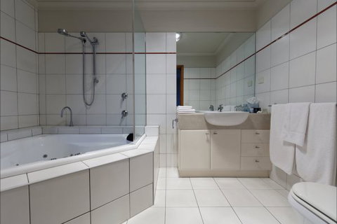 Eugenie's Luxury Accommodation - Darwin Holiday 4